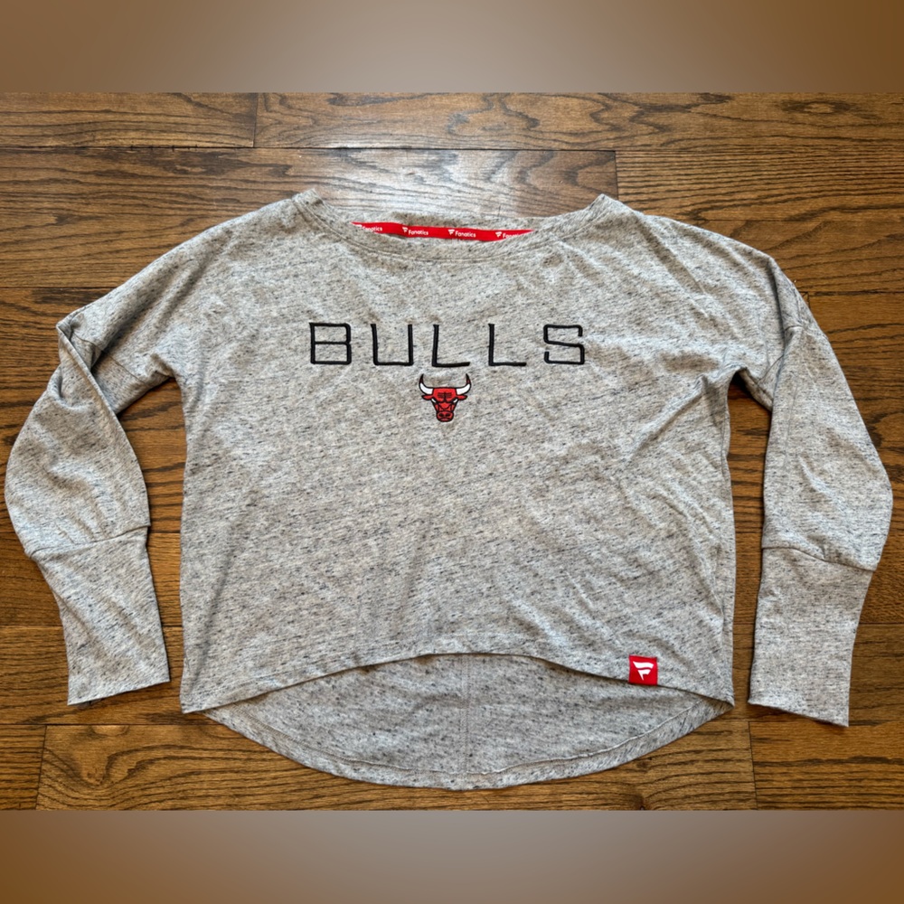 Fanatics Chicago Bulls Women’s Gray Long Sleeve Dolman Top, Size Small